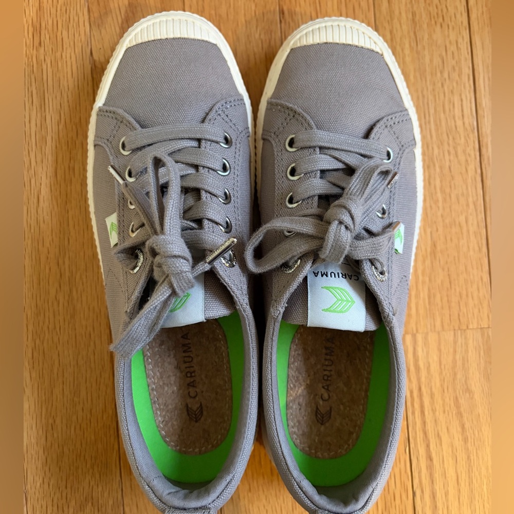 Cariuma Gray Women's Sneakers — Size 7